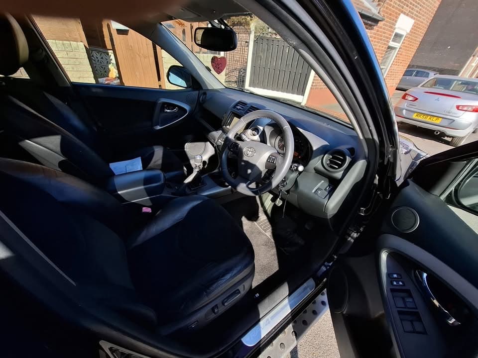 2011 Toyota Rav4 Xt-R D-4d vehicle photo 1